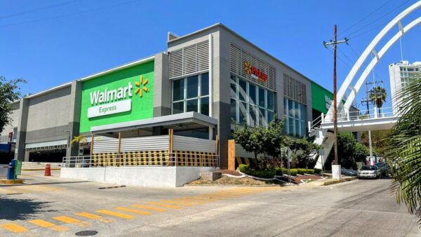 Elevadores BLT Walmart Express Marina Acapulco